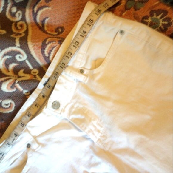 - Gap White Denim Bermuda Shorts - Picture 2 of 7